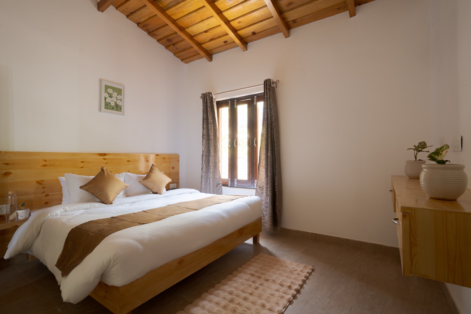 Family suite second bedroom with window view
